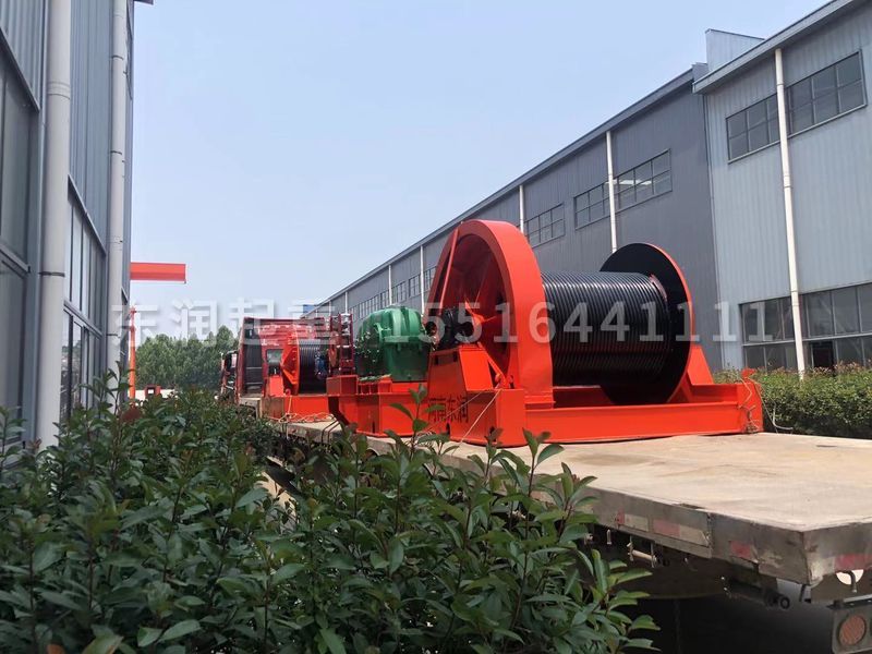 慢速32噸卷揚(yáng)機(jī)